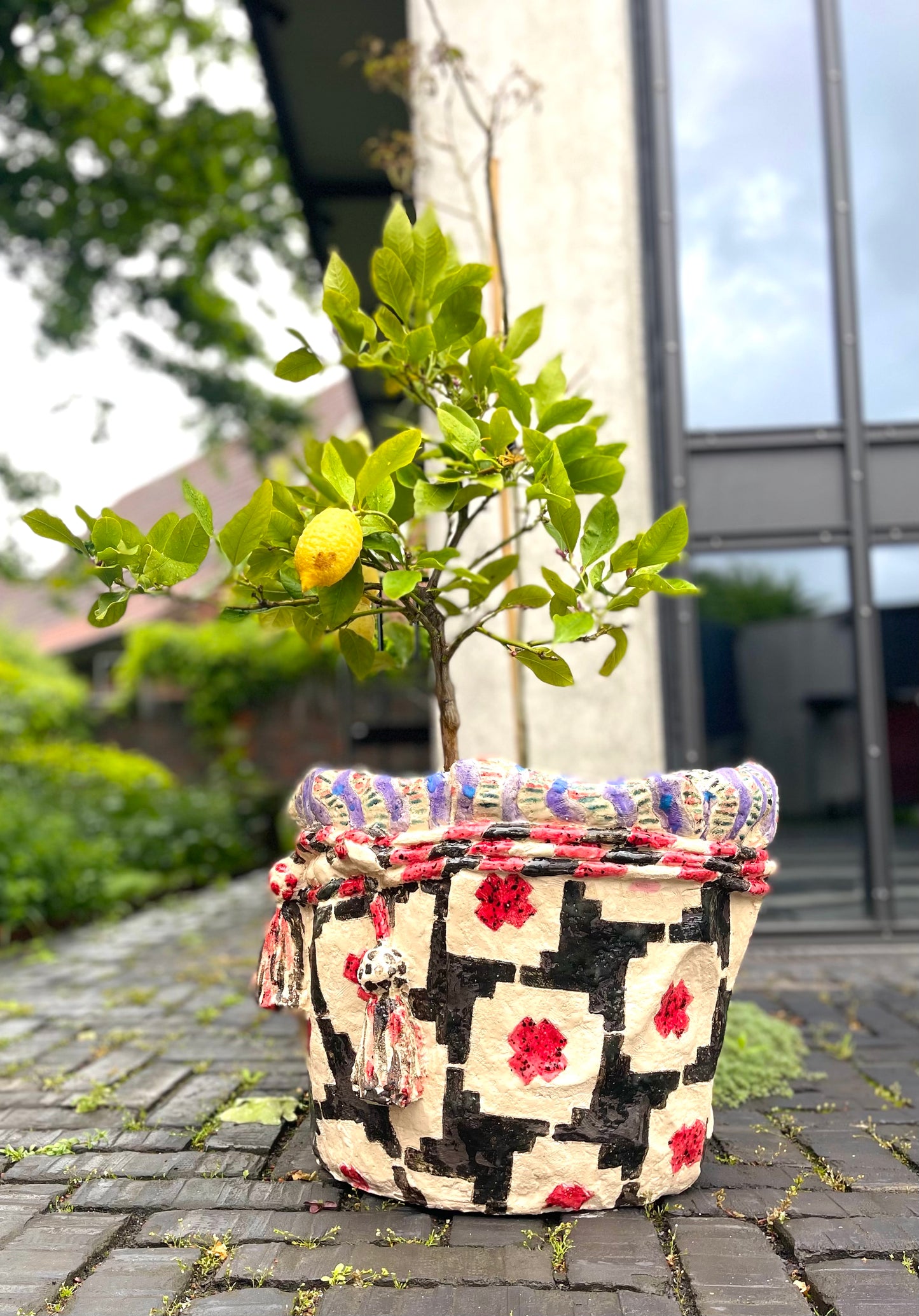 Tatapé Flower pot in purple
